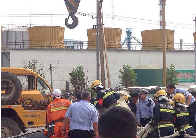 五牛手拉葫芦展英姿 五牛手拉葫芦展英姿